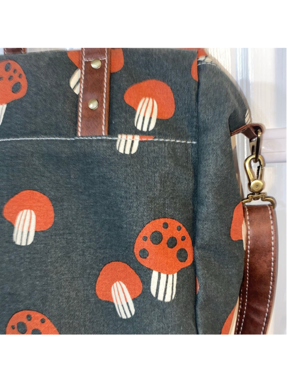 Women's Maika Crossbody Commuter Tote Bag Mushroom Mendocino Print - Picture 8 of 10